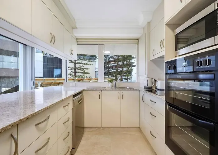 Zenith 2Bd Absolute Beachfront Surfers Paradise